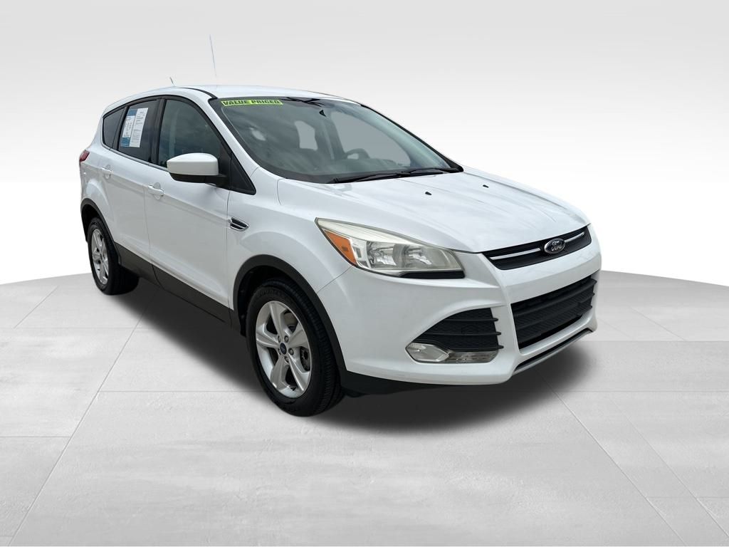 2014 Oxford White Ford Escape SE 4X4 SUV