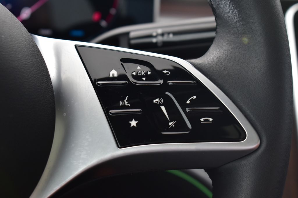 Thumbnail: 2025 Mercedes-Benz C-Class - 18