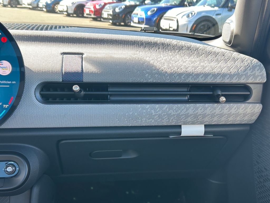 Thumbnail: 2025 MINI Cooper - 25