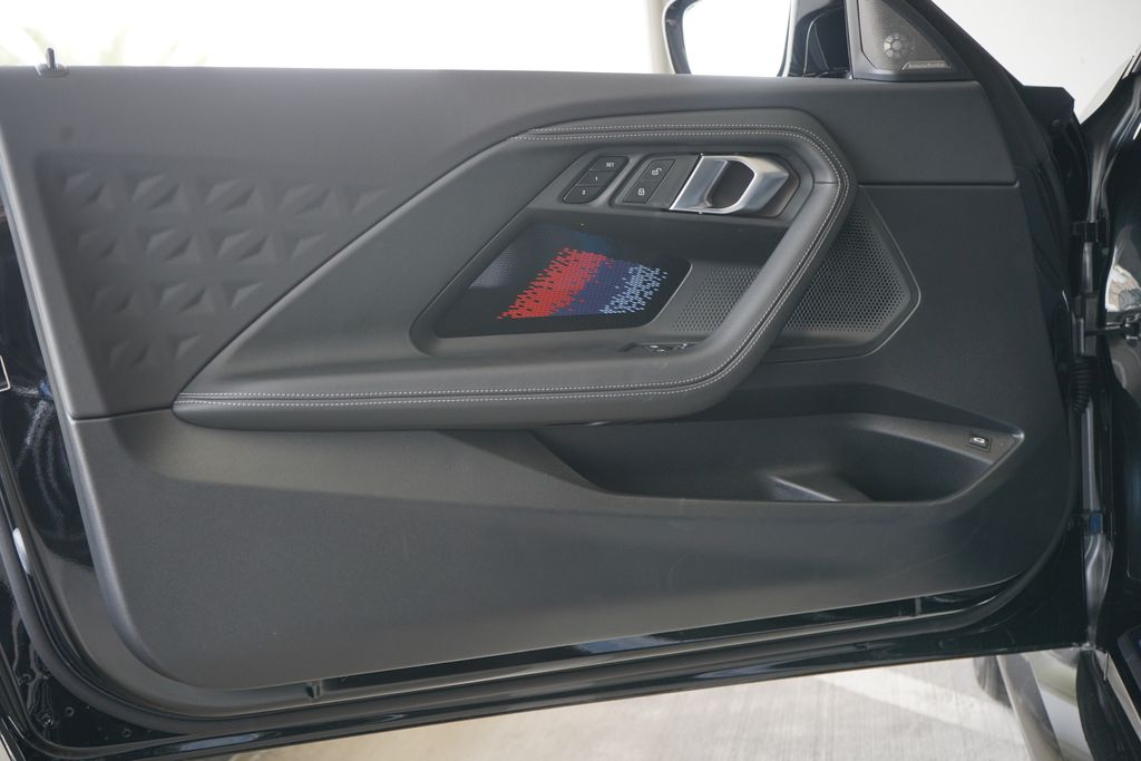 Thumbnail: 2025 BMW M2 - 10