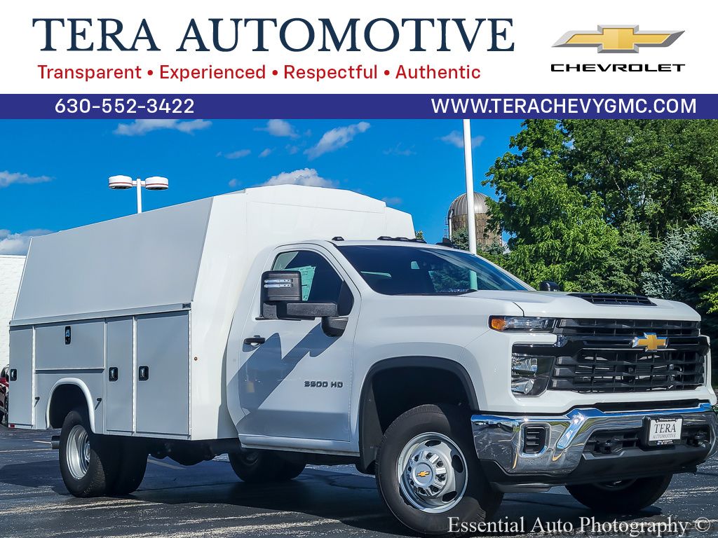 Summit White 2025 Chevrolet Silverado 3500HD Pickup Truck Four-Wheel Drive Automatic