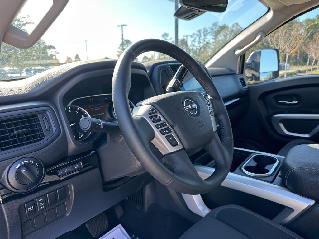 2024 Nissan Titan SV 20