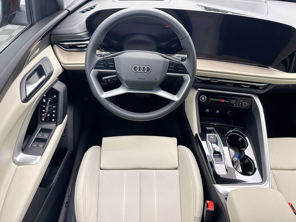 Thumbnail: 2025 Audi Q5 - 10