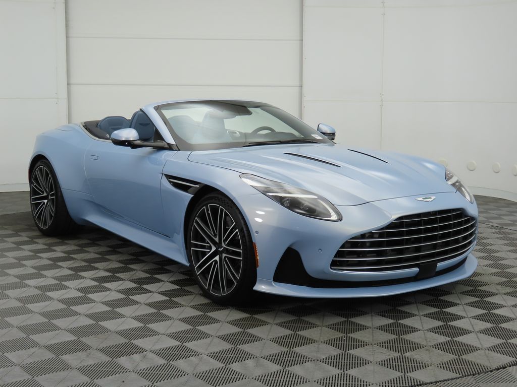 2025 Aston Martin DB12  3