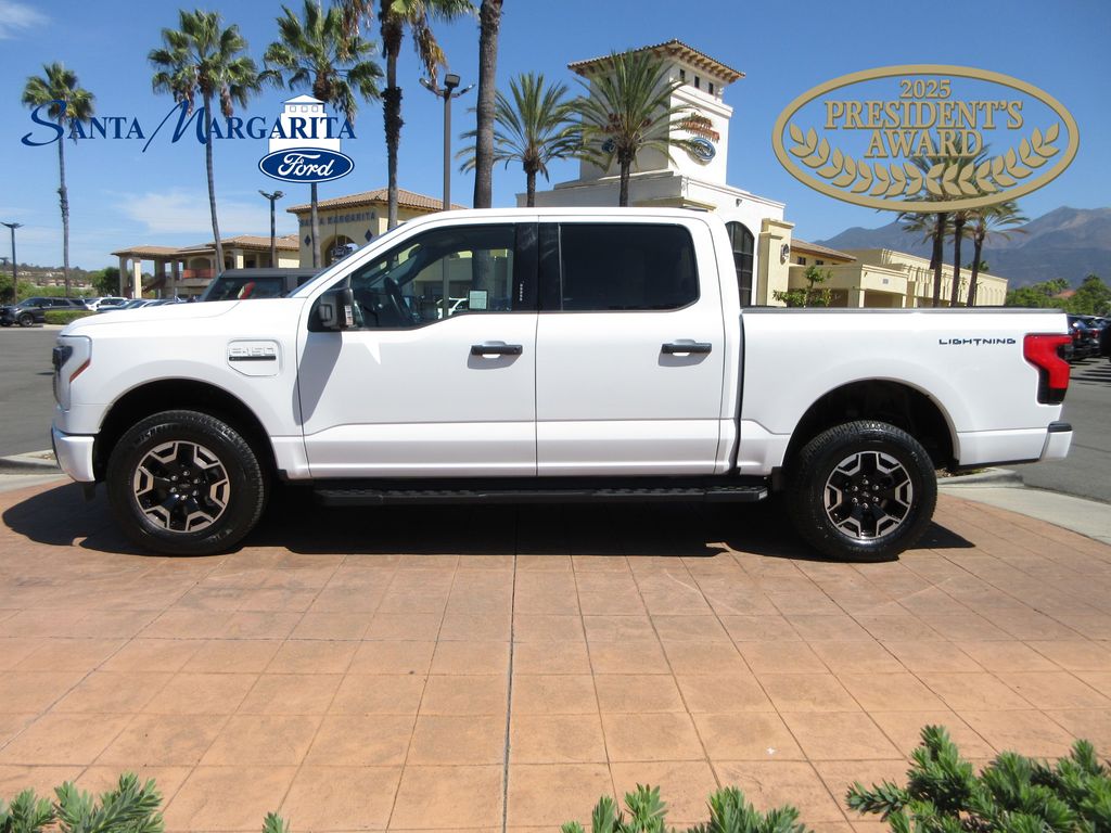 2023 Ford F-150 Lightning XLT SuperCrew AWD