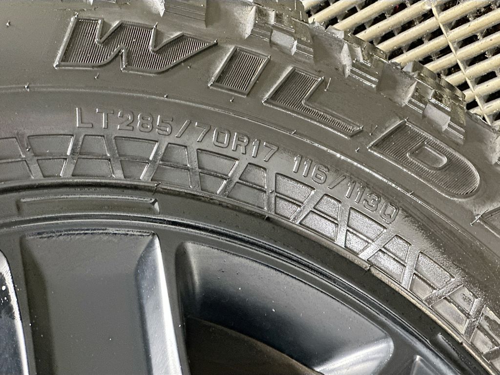 Used 2021 White Jeep Mojave image 33