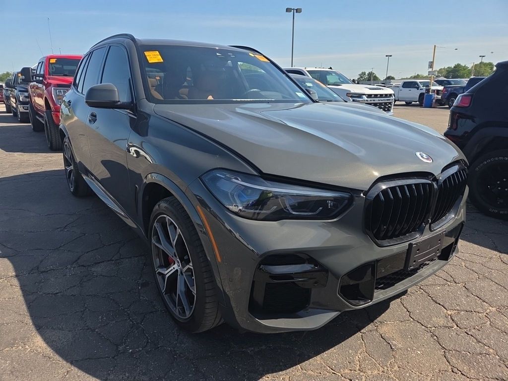 Used 2023 Gray BMW xDrive40i image 3
