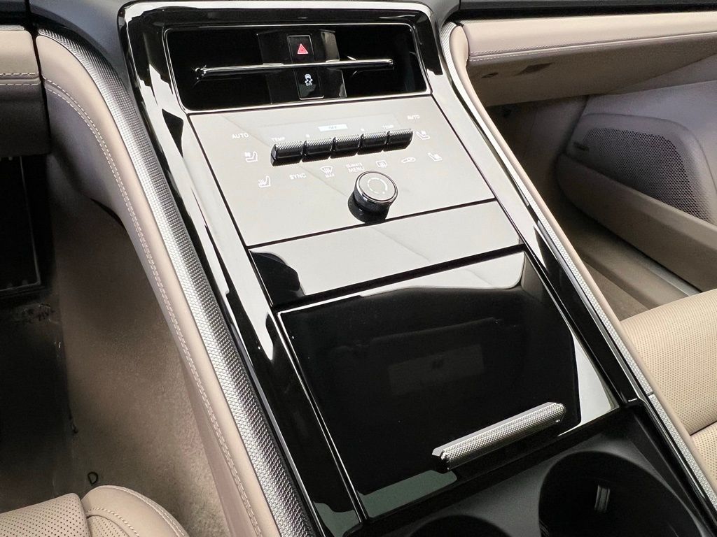 Thumbnail: 2026 Porsche Panamera - 11