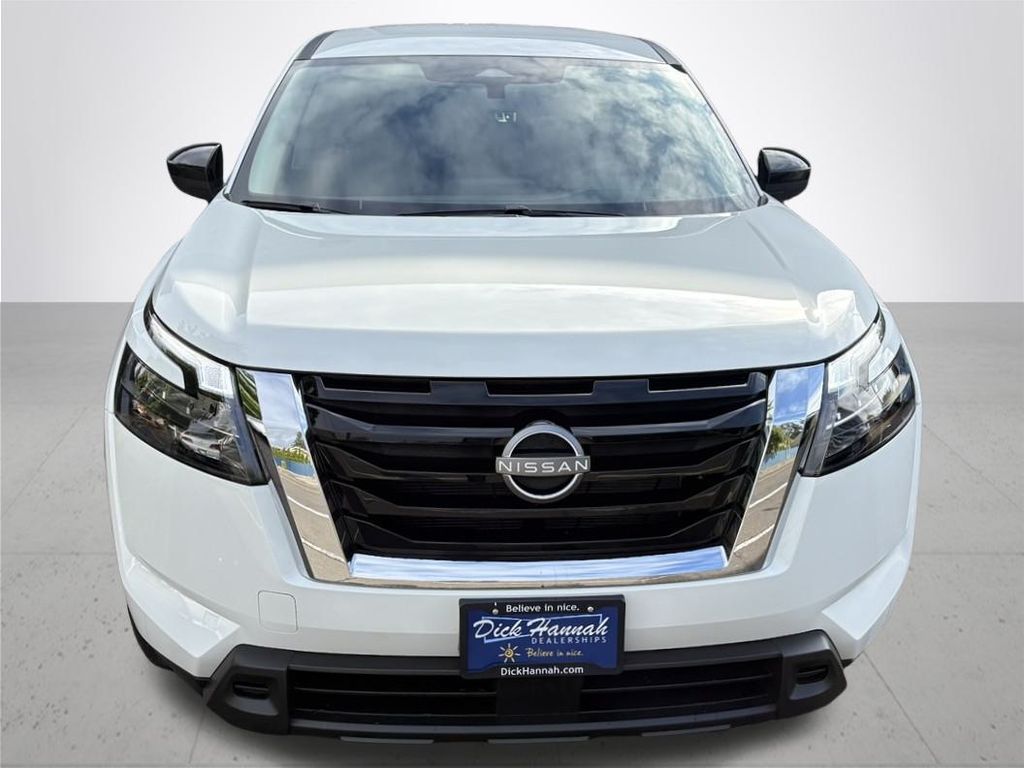 2025 Nissan Pathfinder S
