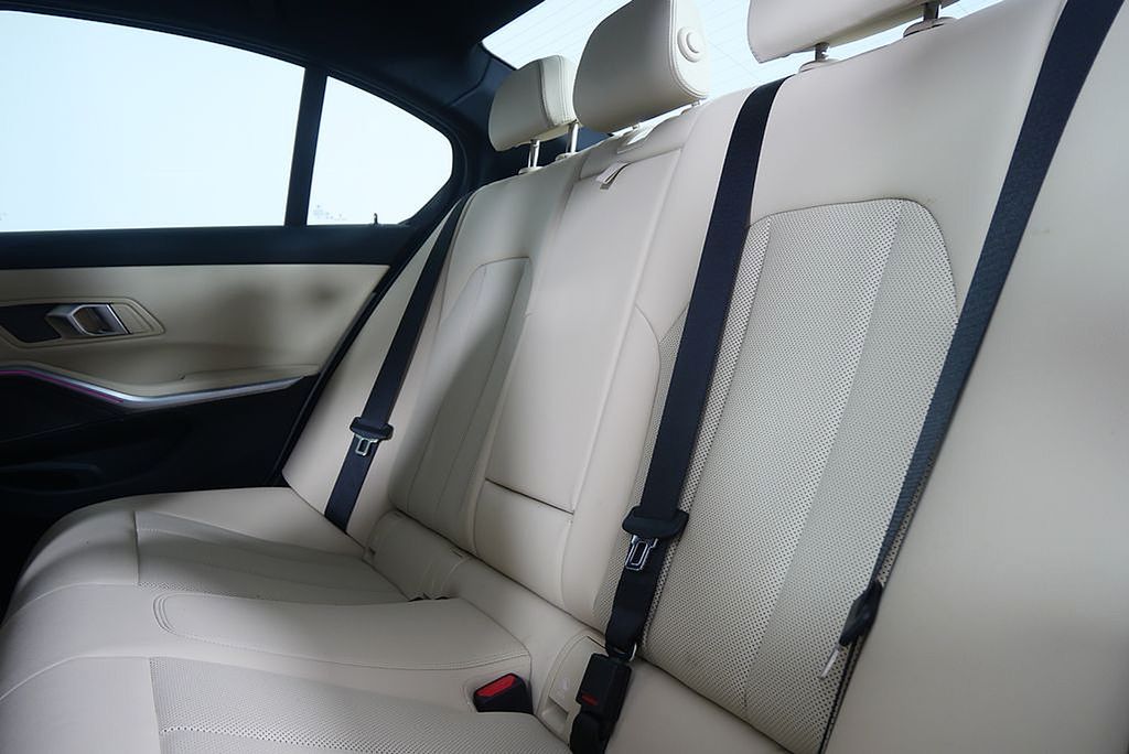 Thumbnail: 2024 BMW 3 Series - 16