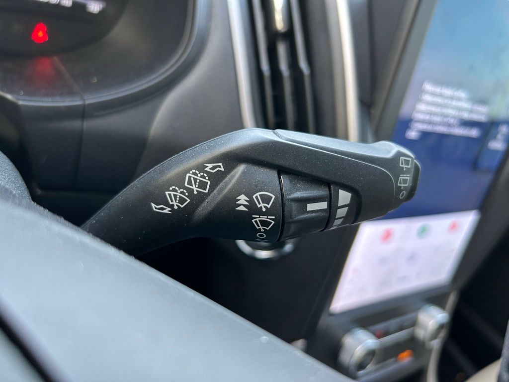 2023 Ford Edge SEL 20