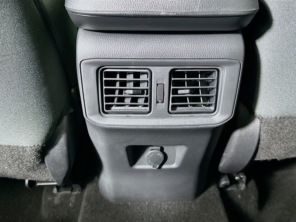 Thumbnail: 2022 Toyota RAV4 - 24