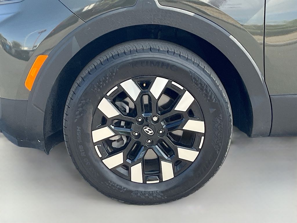 Used 2025 Green Hyundai SEL image 30
