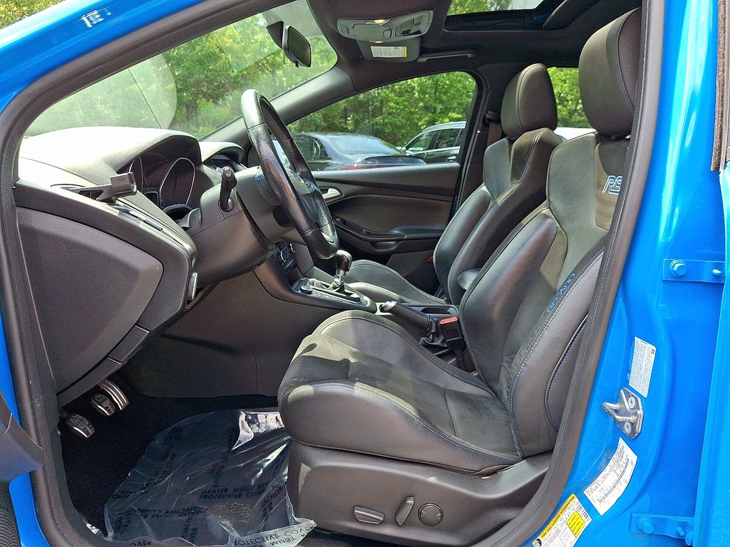 Thumbnail: 2017 Ford Focus - 13