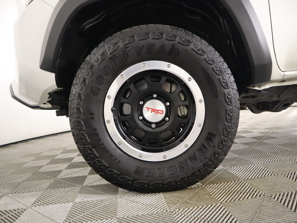 Thumbnail: 2017 Toyota Tacoma - 29