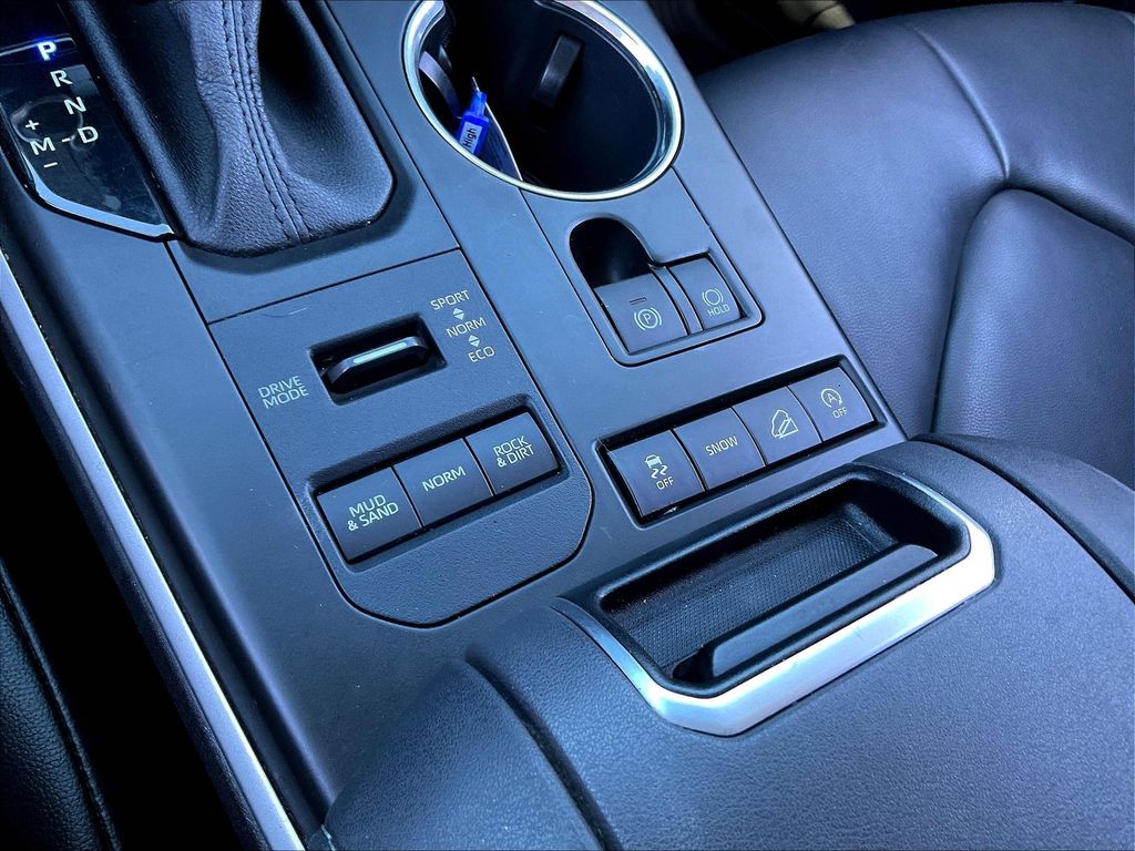 2021 Toyota Highlander — photo 34