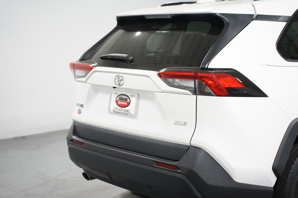 2021 Toyota RAV4 XLE 9