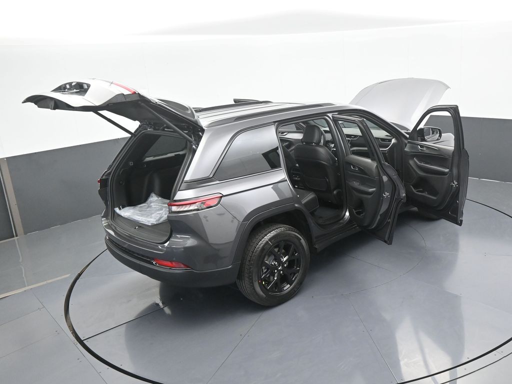 New 2025 Baltic Gray Metallic Clearcoat Jeep Altitude X image 53