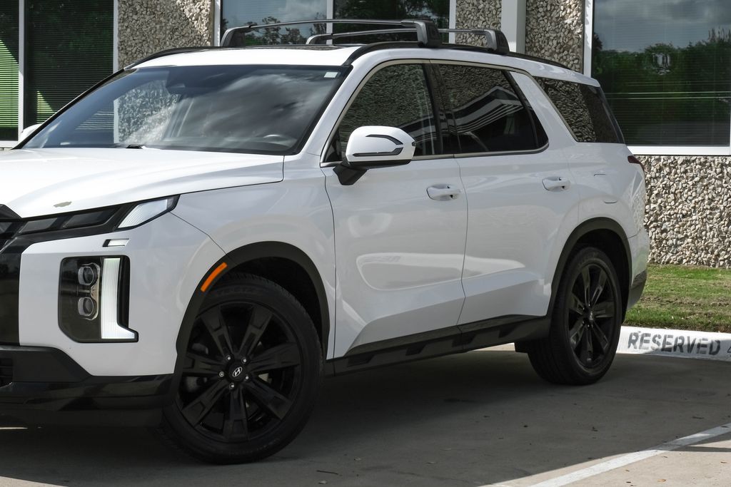 View vehicle photo 7