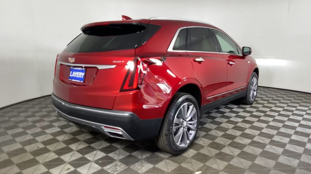 2025 Cadillac XT5 Premium Luxury 8