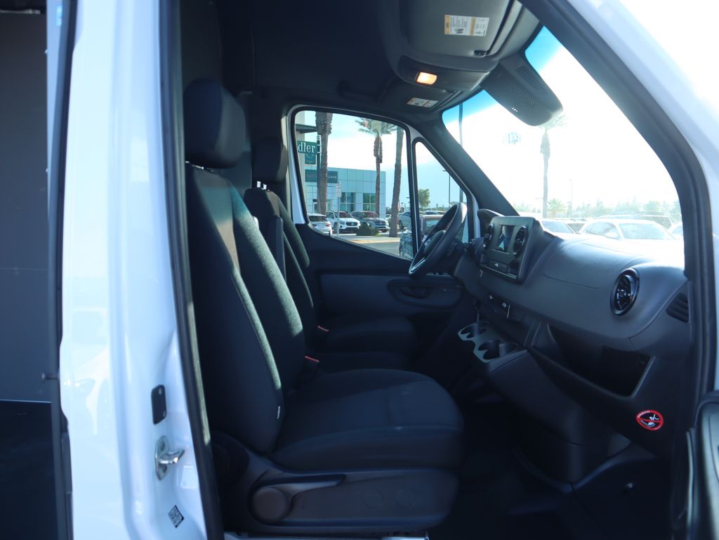 Thumbnail: 2024 Mercedes-Benz Sprinter - 18