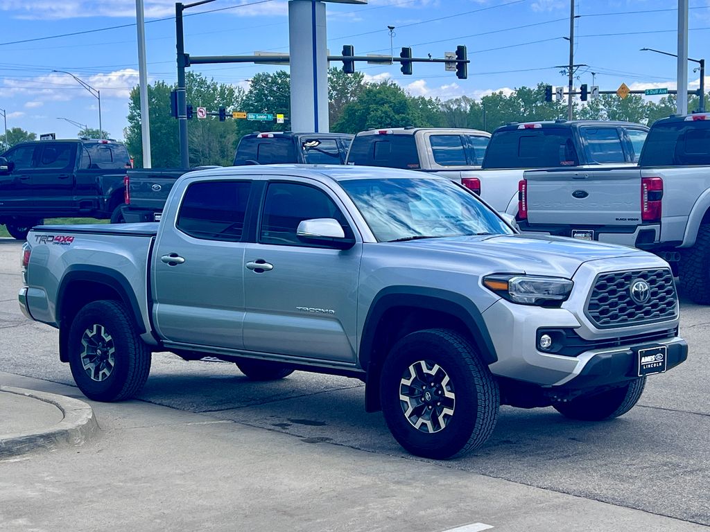 View vehicle photo 7