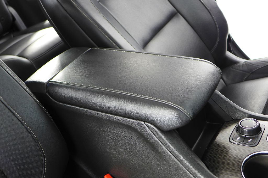 Thumbnail: 2017 GMC Acadia - 16