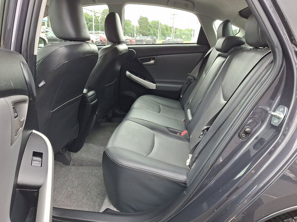 Thumbnail: 2014 Toyota Prius - 10