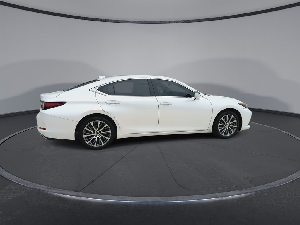 Thumbnail: 2020 Lexus ES - 9