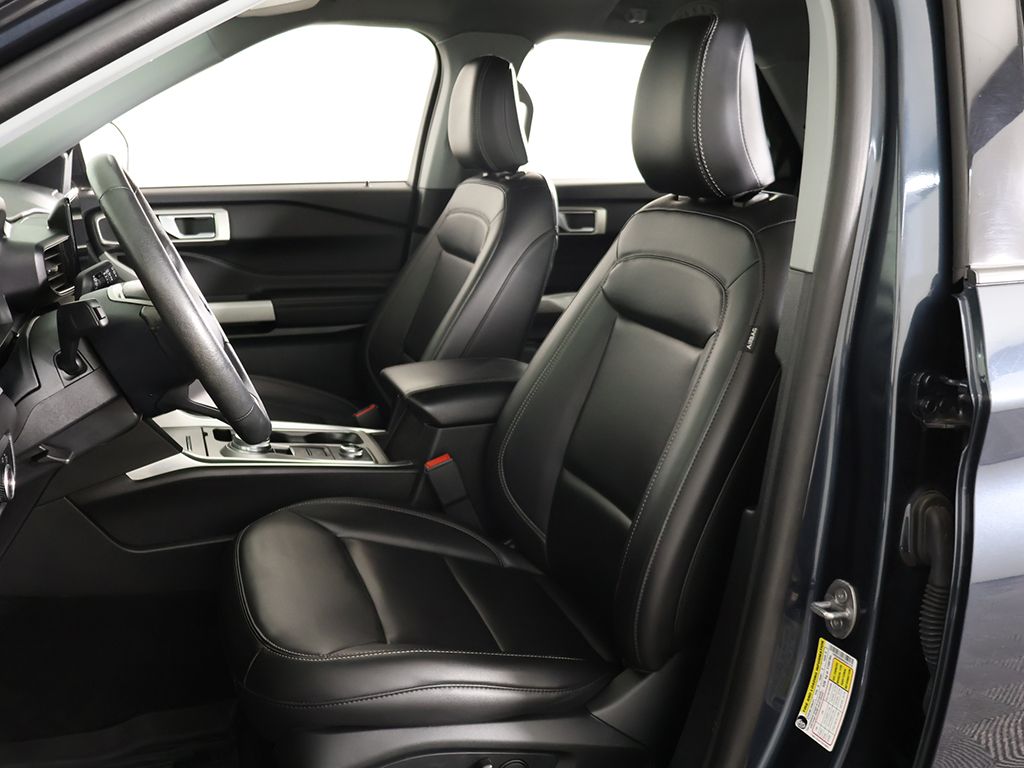Used 2024 Blue Ford XLT image 28