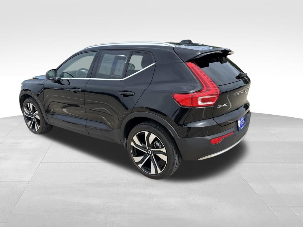 Used 2024 Volvo XC40 SUV