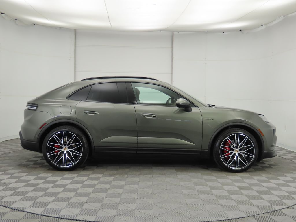 Thumbnail: 2025 Porsche Macan - 8