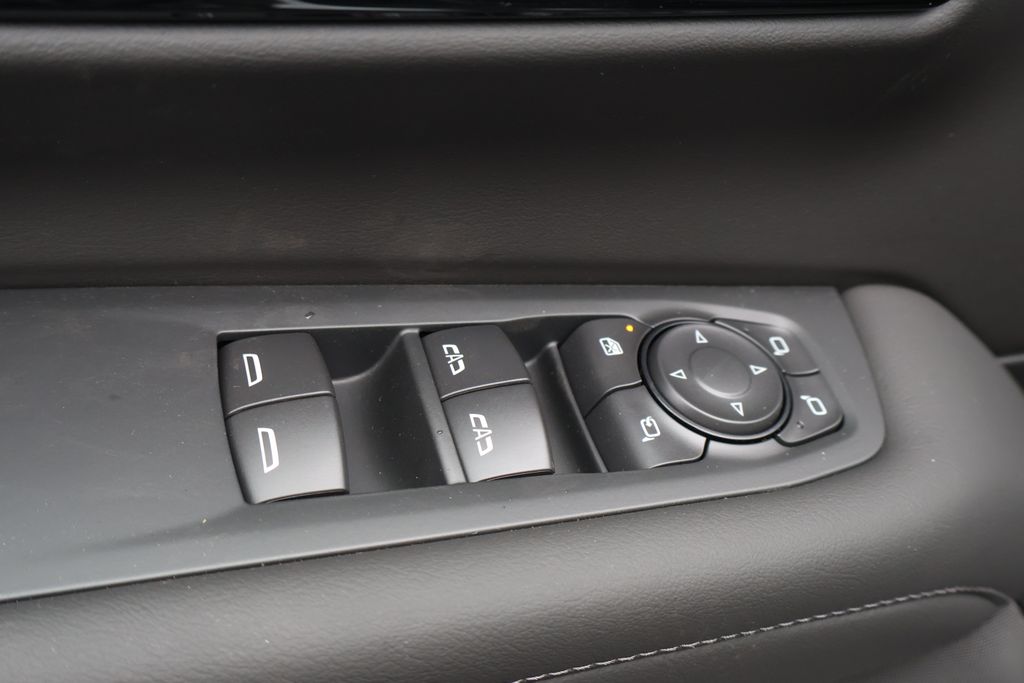 Thumbnail: 2026 Chevrolet Suburban - 19