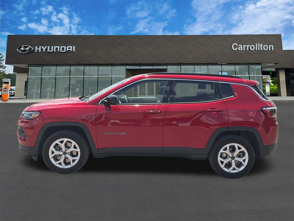 Used 2025 Red Jeep Latitude image 8