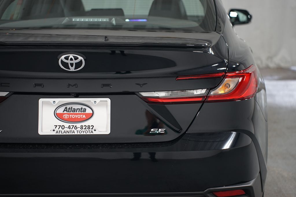 2025 Toyota Camry SE 10