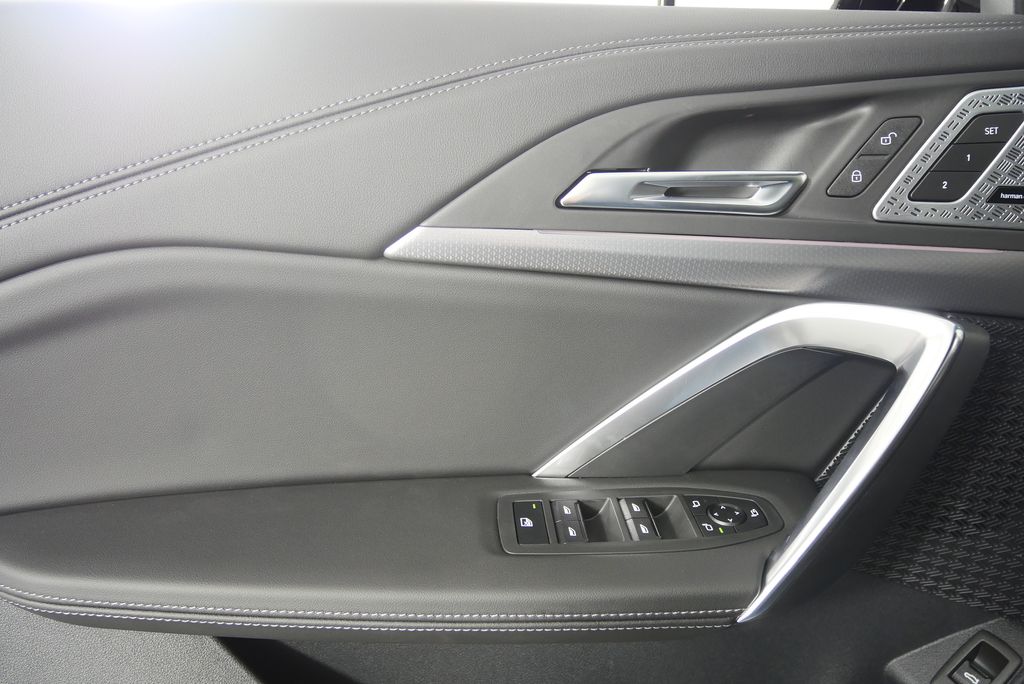 Thumbnail: 2025 BMW X1 - 9