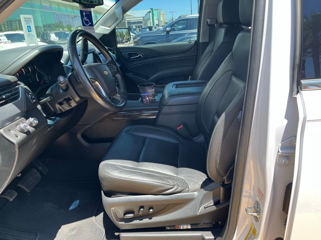 Thumbnail: 2019 Chevrolet Tahoe - 2