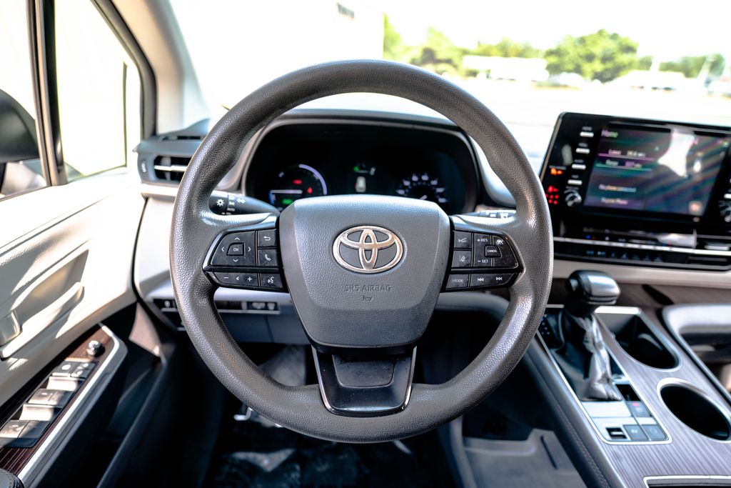Used 2022 Toyota Sienna Van