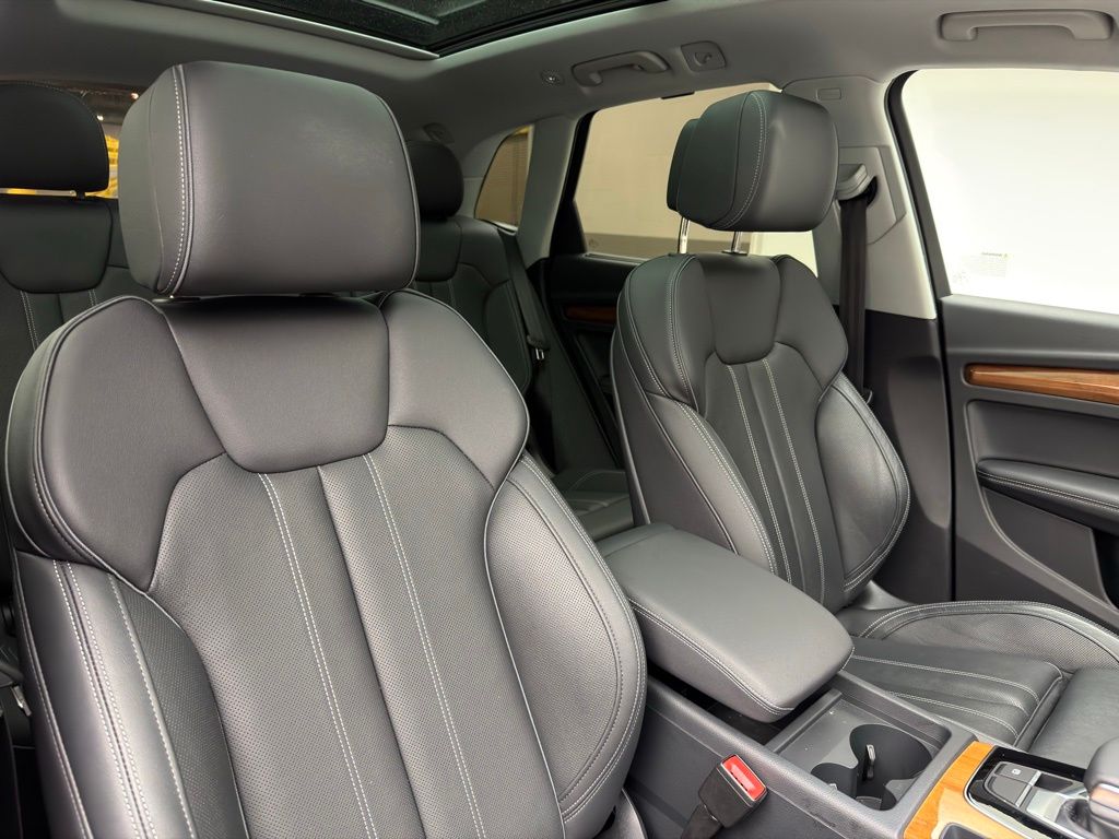 Thumbnail: 2023 Audi Q5 - 5