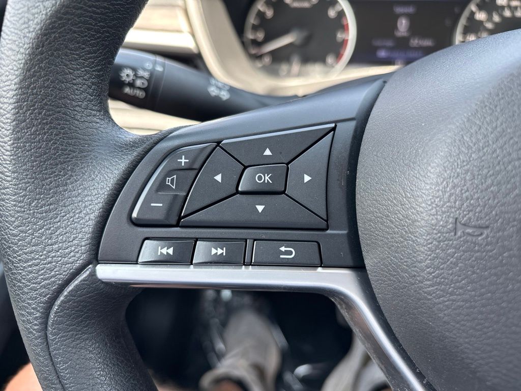 Used 2025 Nissan Altima Sedan