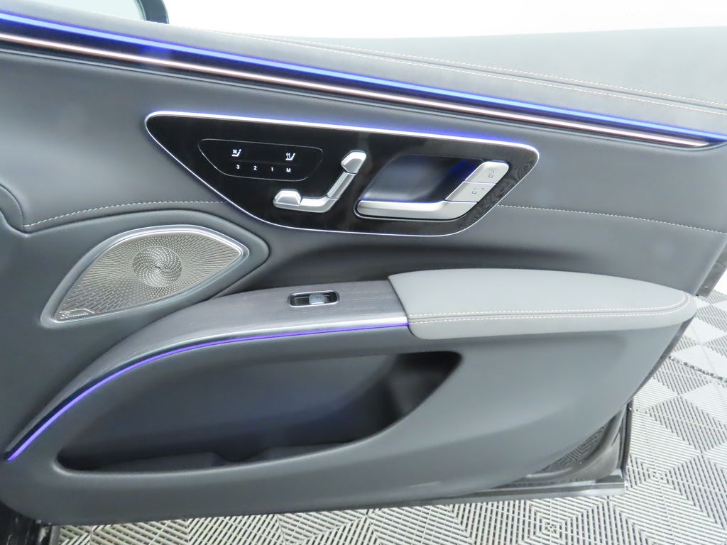 2025 Mercedes-Benz EQS 450 27