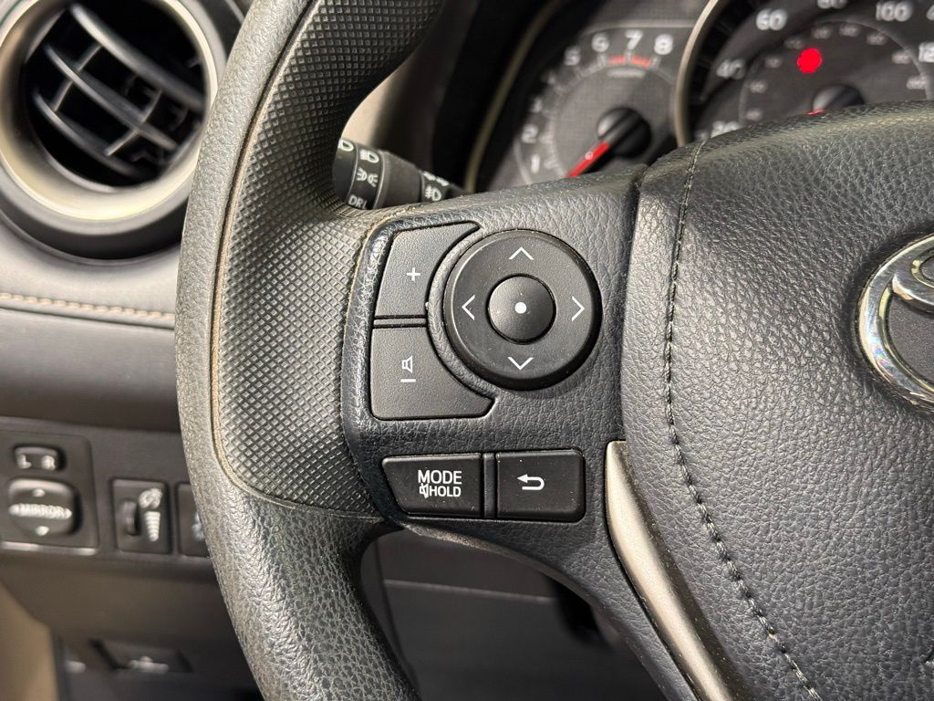 Thumbnail: 2015 Toyota RAV4 - 22