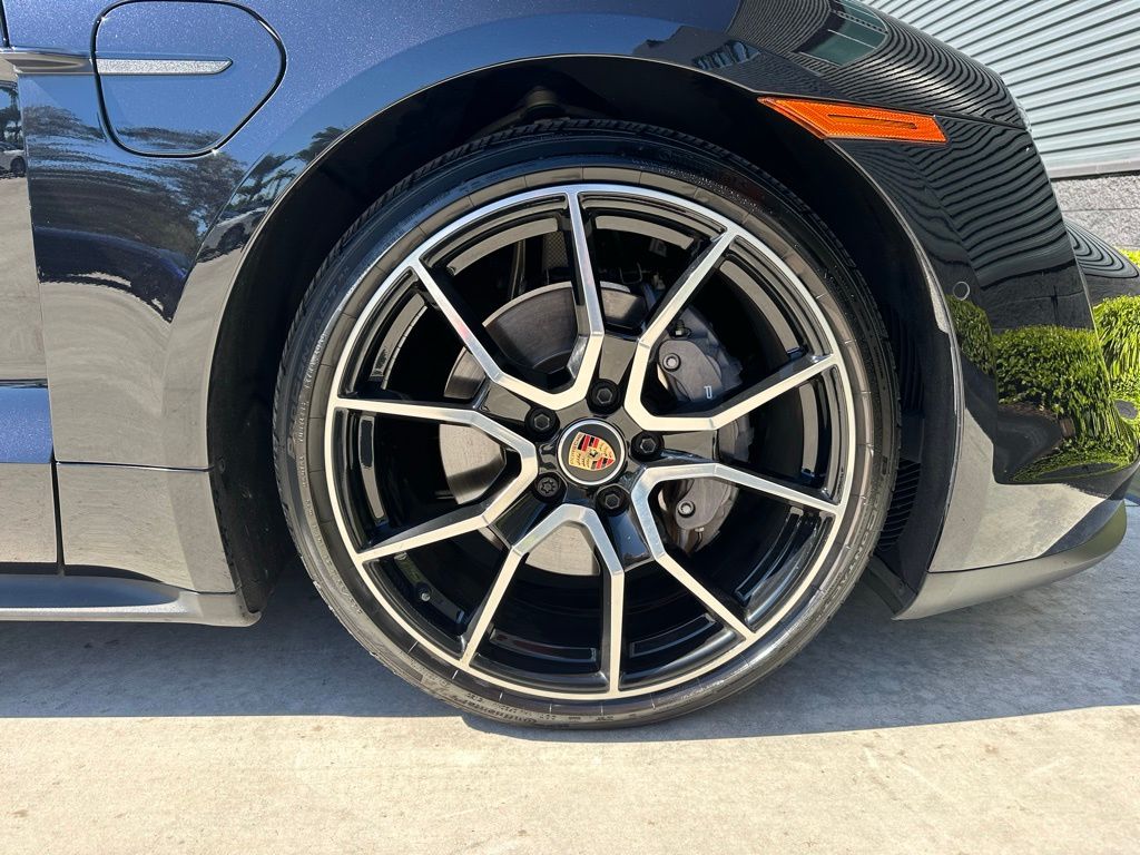 Thumbnail: 2023 Porsche Taycan - 15