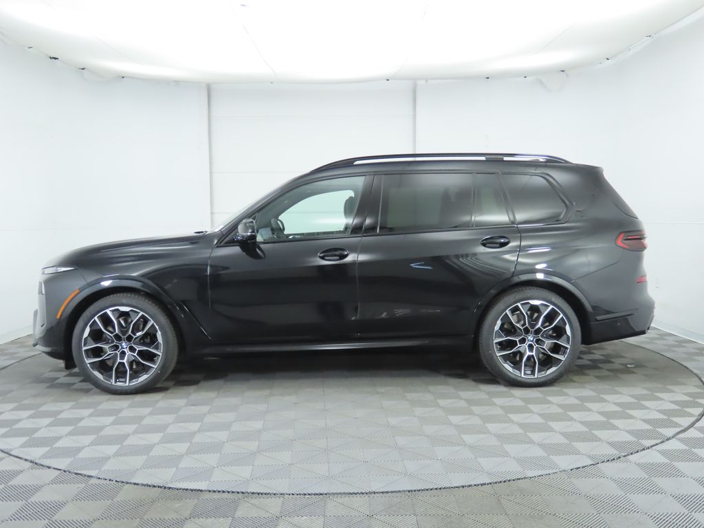 2025 BMW X7 M60i 8