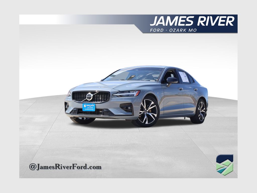 2024 Volvo S60 B5 Plus Dark Theme AWD