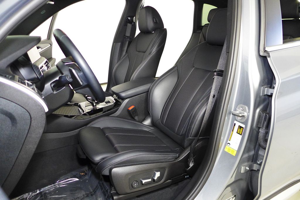 Thumbnail: 2023 BMW X3 - 22