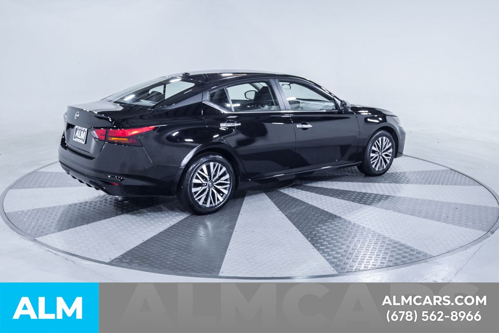 Used 2025 Black Nissan 2.5 SV image 10