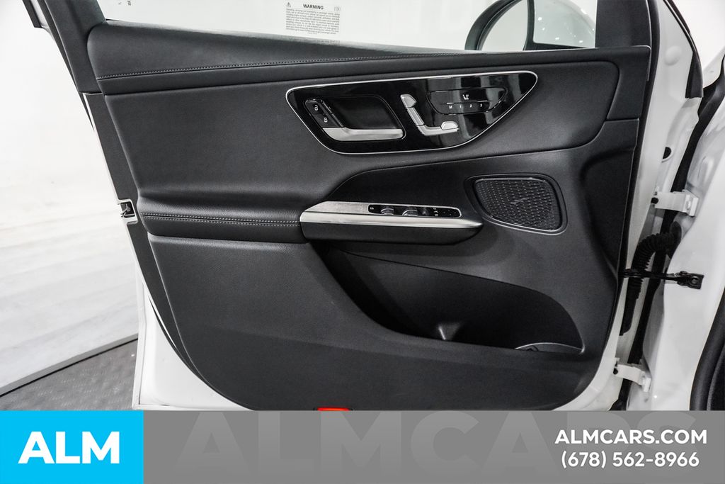 Used 2025 White Mercedes-Benz GLC 300 image 41
