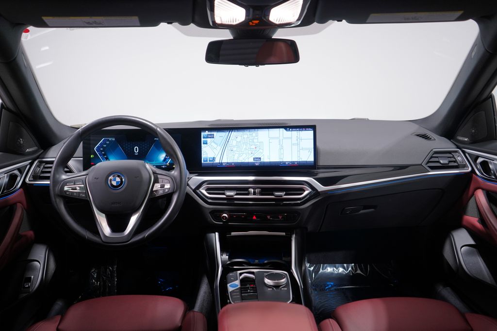 Thumbnail: 2023 BMW i4 - 10