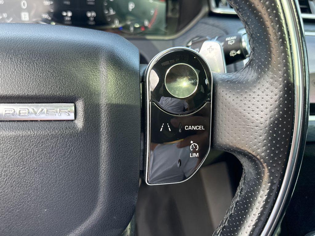 Used 2019  Land Rover SE R-Dynamic image 15
